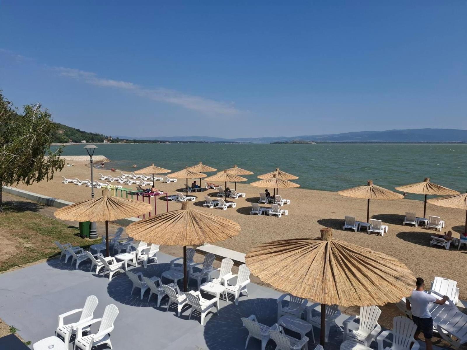 Moms House Hotel Golubac Eksteriør billede