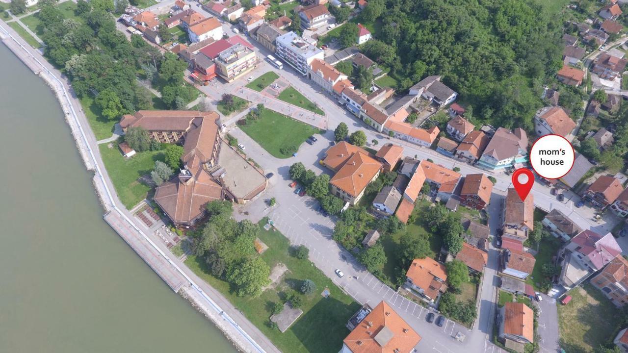 Moms House Hotel Golubac Eksteriør billede