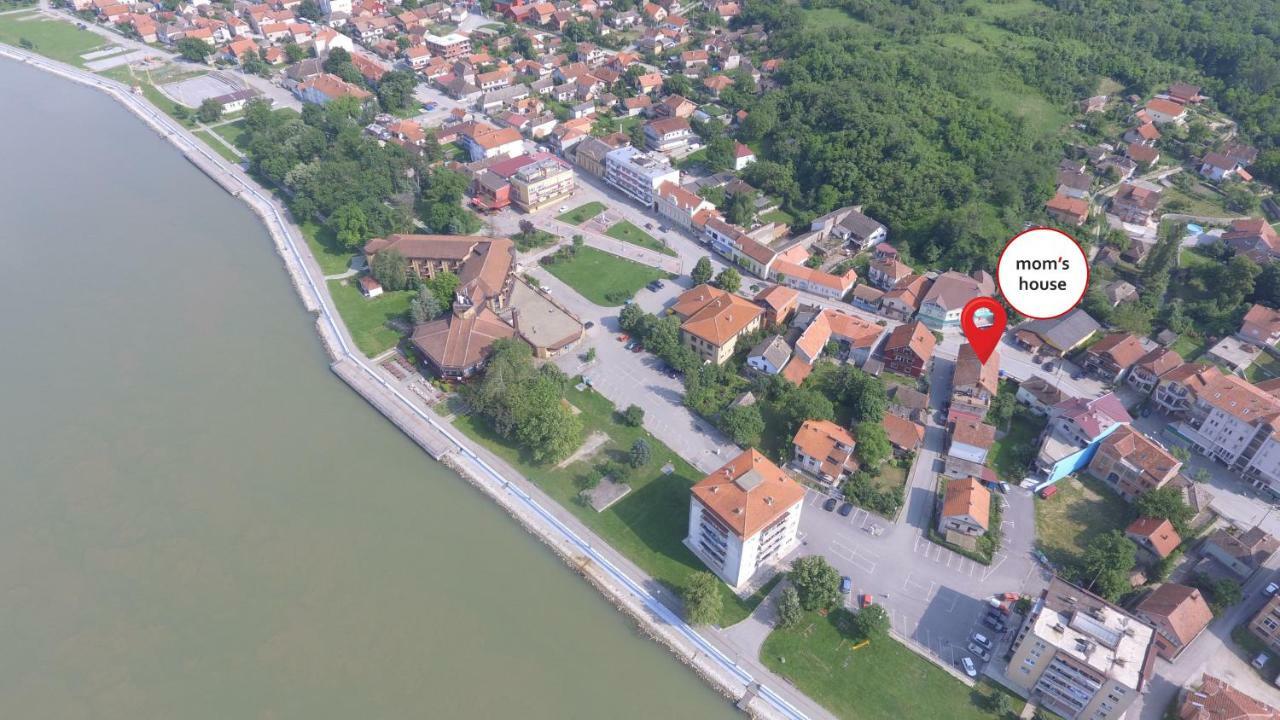 Moms House Hotel Golubac Eksteriør billede